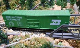 HO Scale: Yugoslavia Burlington Northern Box Car #100024, Model Railroad Train - £7.00 GBP