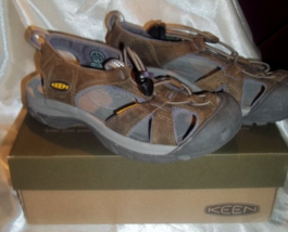 Preowned KEEN Hiking Waterproof Washable Women&#39;s  Sandals US size 6   FREE SHIP - £15.57 GBP