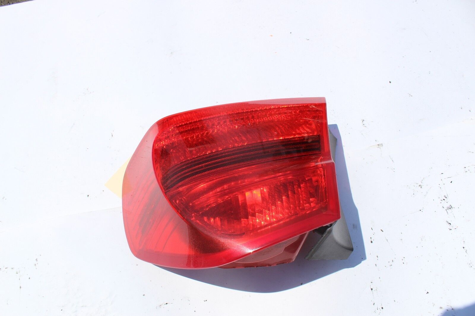 2006-2008 BMW 330I 328I PASSENGER RIGHT SIDE TAIL LIGHT X1936 - $82.79