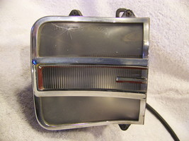 1970 CHRYSLER 300 RH FRONT TURN SIGNAL HOUSING &amp; LENS - £69.51 GBP