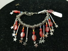 Red Beaded Shooting Star Bracelet    V1 - $9.75