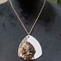 Madagascar Shell Teardrop Pendant Edged Gold Tone Monet Chain Necklace - £23.89 GBP
