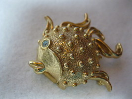 GOLDEN FISH Solid Perfume Compact BROOCH PIN - £27.52 GBP