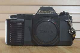 Fantastic Canon T50 camera. In lovely condition, feels just like a digital It co - $100.00