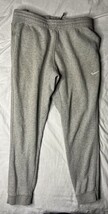 Nike Club Fleece Joggers Men’s XL Gray Tapered Leg 826431-063 Sweat Pants - $460.12 MXN Nike Club Fleece Joggers Men’s XL Gray Tapered Leg 826431-063 Sweat Pants - $460.12 MXN
