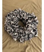 Cozy Handknit Infinity Scarf in Black &amp; White - €21,27 EUR