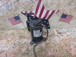 TOSHIBA COMPRESSOR TH106X2-K R22 61000267 OIL SPINDLE CHILLER - $232.52 CAD