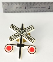 Operation Life Saver Railroad Crossing Pin - Fed. Railroad Assoc. (1980&#39;s) - £7.56 GBP