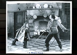 The Three MUSKETEERS-8x10 Promotional STILL-SWORD Fight Vg - £17.05 GBP