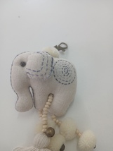 New Good Design Elephant Keychain with Pom Pom White Very Pretty  - $301.79 MXN