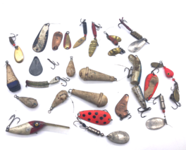 Vintage Fishing Lures Lot Many Marked Estate Collection - £66.88 GBP