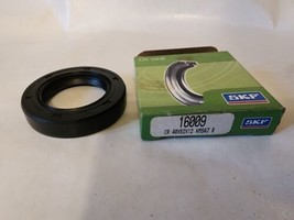 SKF Oil Seal 16009 - 40 X 62 X 12 HMSA7 R Nitrile Seal - $378.38 MXN
