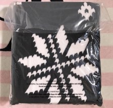Victoria&#39;s Secret Pink Snowflake Black White Fair Isle Cozy Fleece Blanket - £27.51 GBP