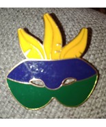 MARDI GRAS MASK CARNIVAL PIN BROOCH PURPLE GREEN YELLOW GOLD TONE - $8.75