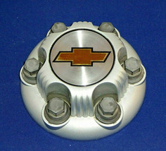 Chevrolet 1500 Truck & Van Silver Painted Derby Style 6 Lug Center Cap 15712371 - $14.85