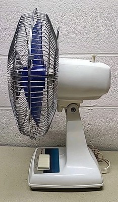 VTG TATUNG 3-SPEED OSCILLATING DESK FAN BLUE BLADES MODEL LC12-WSP WORKS GREAT! Item image 3