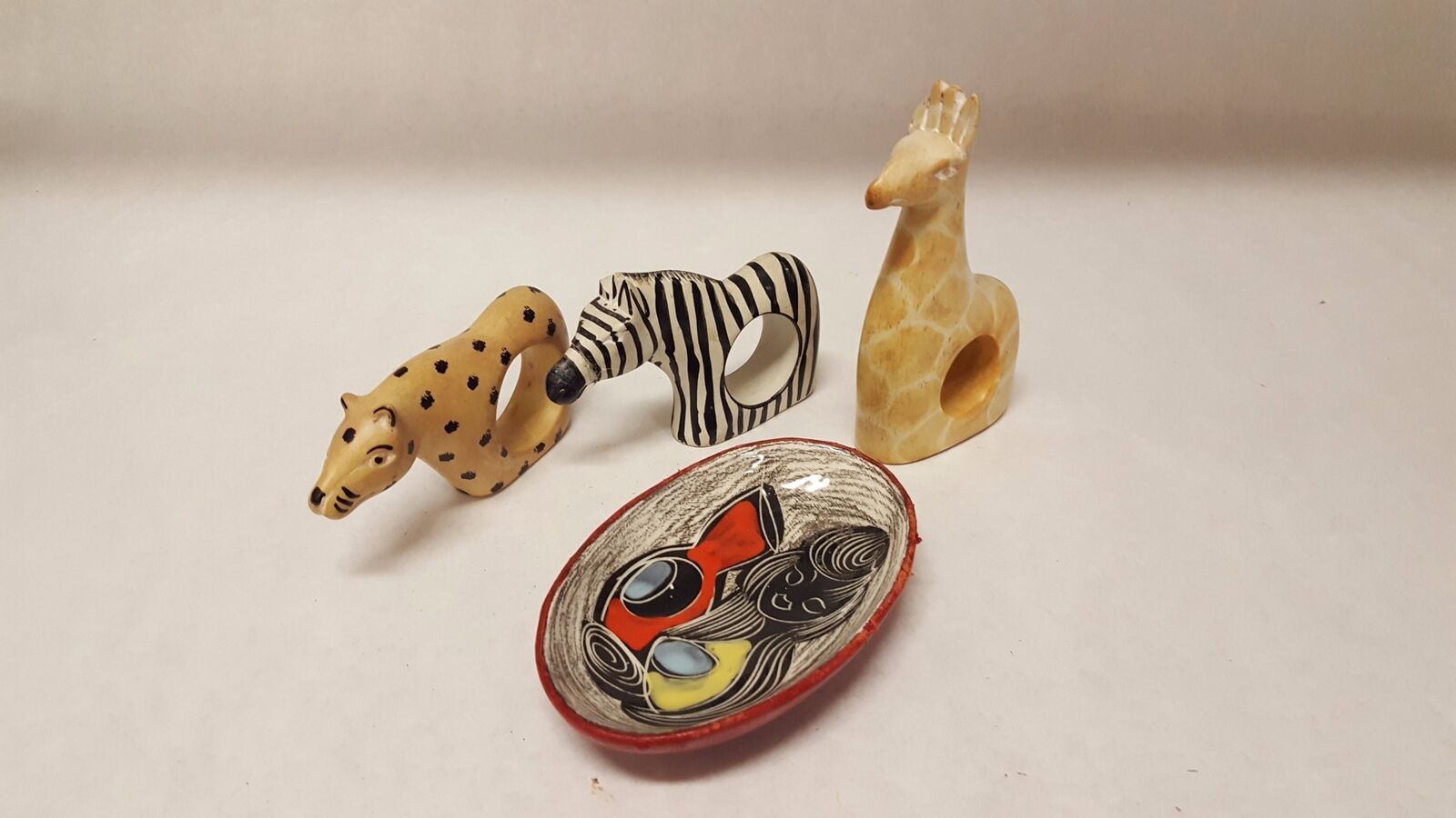 Lot of TABLEWARE DECOR 3 Stone AFRICAN ANIMALS Napkin Rings & 1 Small BOWL - $17.81