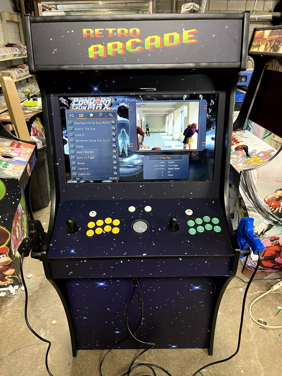 Full Size Ultimate Gaming Arcade with Dual Light Guns - 32 &quot; Screen - $108,293.42 MXN