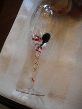 * Hand Made Crafted Art Wine Glass Red Green Drip Drop Ribbon Twist In S... - £14.38 GBP