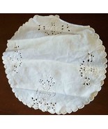 Beautiful Vintage Linen Lace Doily - Scalloped Edge - LOVELY PATTERN - VGC - $13.56 CAD