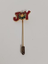 Centennia Enamel and Gold Tone JOY Wreath Christmas Stick Pin  1979 Vintage - $168.38 MXN