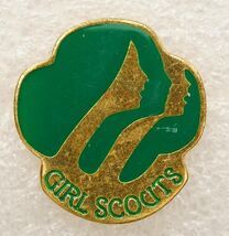 Vintage GSA Green Enamel Metal Brass GIRL SCOUTS 1980 D Scouting Insigni... - $12.86