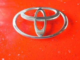 2000-2003 Genuine Toyota 7531108010 Sienna Grille Emblem 75311-08010 - £17.76 GBP