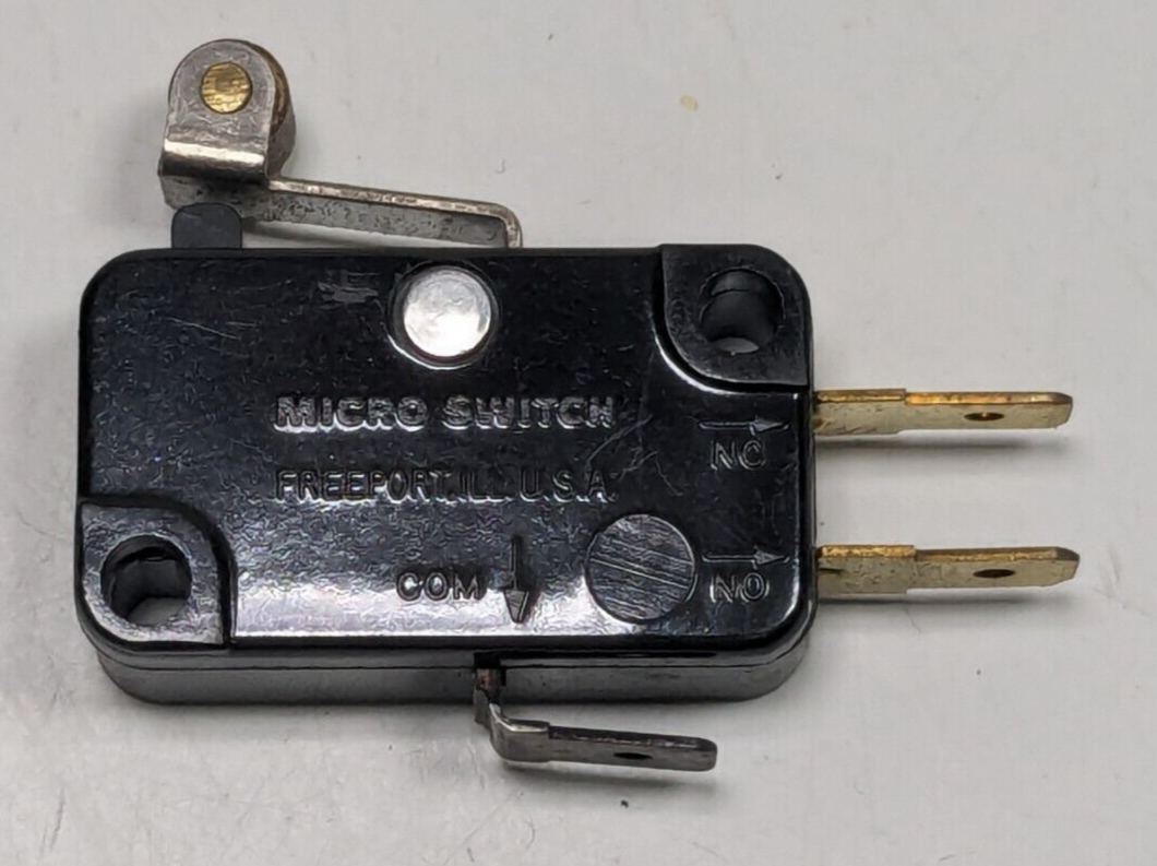 NOS RAYMOND MICRO SWICH 590 096 Part# 590-096  5A 125VAC - $11.87