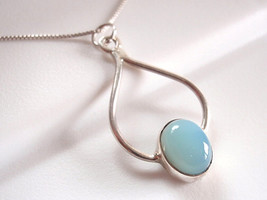 Chalcedony 925 Sterling Silver Oval on Heart Shaped Hoop Pendant New t116-9 - £8.55 GBP