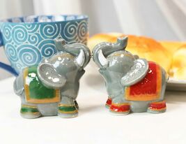 Ceramic Circus Carnival Elephants Trunks Up Salt Pepper Shakers Figurine... - €14,48 EUR