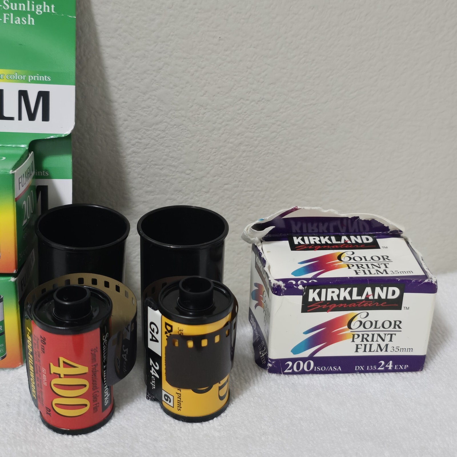 Large Lot of 11 rolls Fujifilm Polaroid Kodak 35 mm film - EXPIRED Item image 2