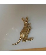 Vintage Avon Movable Kangaroo/Baby Brooch/Pin - £7.44 GBP