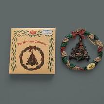 Russ Berrie Heirloom Collection Metal Wreath Christmas Tree Christmas Bo... - $4.78
