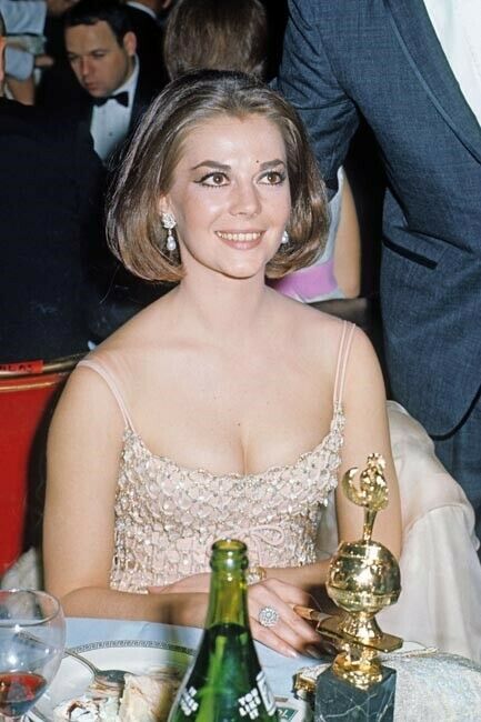 Natalie Wood in low cut gown smiling at Golden Globe Awards 4x6 inch photo - $4.75