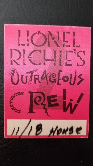 LIONEL RICHIE - 1986 TOUR ROSEMONT, ILLINOIS ORIGINAL CLOTH BACKSTAGE PASS - $10.00
