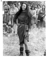 RAQUEL WELCH 1982 LEGEND OF WALKS FAR WOMAN original b/w 7x9 promo - $190.20 MXN
