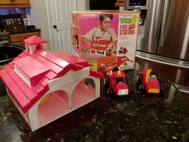 Vintage Toy 1970's Speedy Fire Station Racing Toy Fire Engines In original Box - $98.17