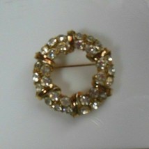 Vintage Coro Gold-tone &amp; Clear Rhinestone Wreath Brooch &amp; Gold-tone Ribbon - £15.92 GBP