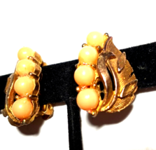 Vintage  50&#39;s SELINI gold color with pink beads Clip On Earrings - £18.07 GBP