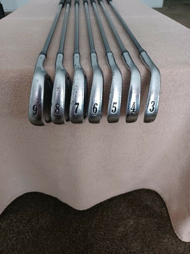 TZ GOLF -  VINTAGE RARE Titleist 690.CB Forged Iron Set 3-9 RH Graphite S Shaft - £182.93 GBP