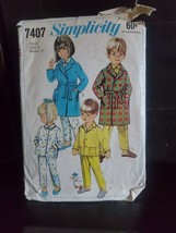 Simplicity Pattern #7407 Children&#39;s Robe &amp; Pajamas Size 3 Chest 22 Cut/C... - £4.21 GBP