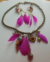 Betsey Johnson Pink Feather Parrot Charm Necklace &amp; Pierced Earrings - £58.42 GBP