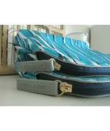 NEW 2 Estee Lauder Makeup Cosmetic Bags~Blue/White/Black~Surprise Gift I... - $13.88 CAD