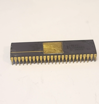 C8208 VINTAGE CERAMIC 48PIN INTEL DRAM CONTROLLER GOLD PINS PURPLE CERAMIC - £11.23 GBP