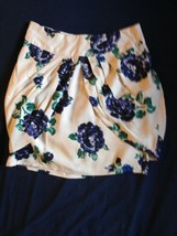 Kimchi Blue Urban Outfitters Cream Skirt Blue Floral Print SZ 2 Made in ... - $658.58 MXN