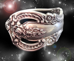 HAUNTED RING THE RIVERS OF GOLD ASK FOR WHAT YOU NEED SALEM WITCHES MAGICK image 2