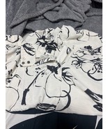Jules &amp; Leopold Women&#39;s White &amp; Black Floral trousers size XL TG - $282.25 MXN