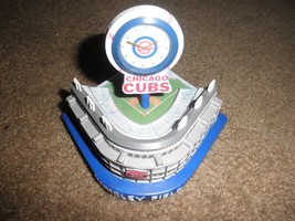 Chicago Cubs Wrigley Domaine Baseball Park Stadium Horloge Toujours Objets MLB - £22.63 GBP