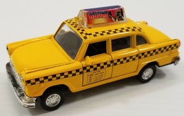 MI) Die Cast Classic New York City Old Fashion Yellow Taxi Cab Toy Model 4.5&quot; - £3.85 GBP