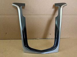 OEM 2015-2020 Cadillac Escalade Center Dash Trim Applique Radio Bezel 22... - $34.64
